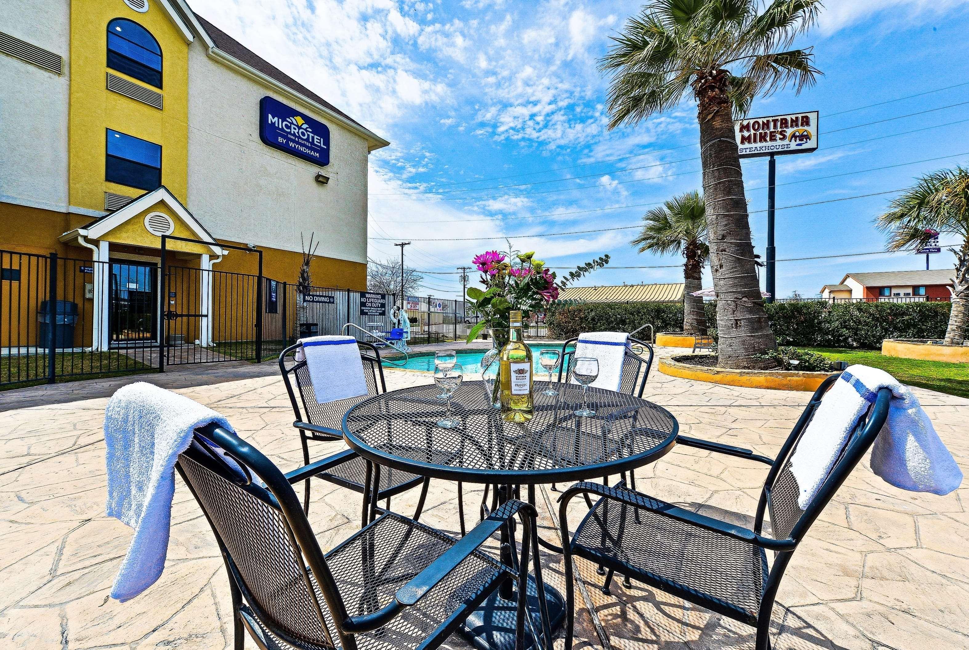 Microtel Inn & Suites By Wyndham New Braunfels I-35 Εξωτερικό φωτογραφία