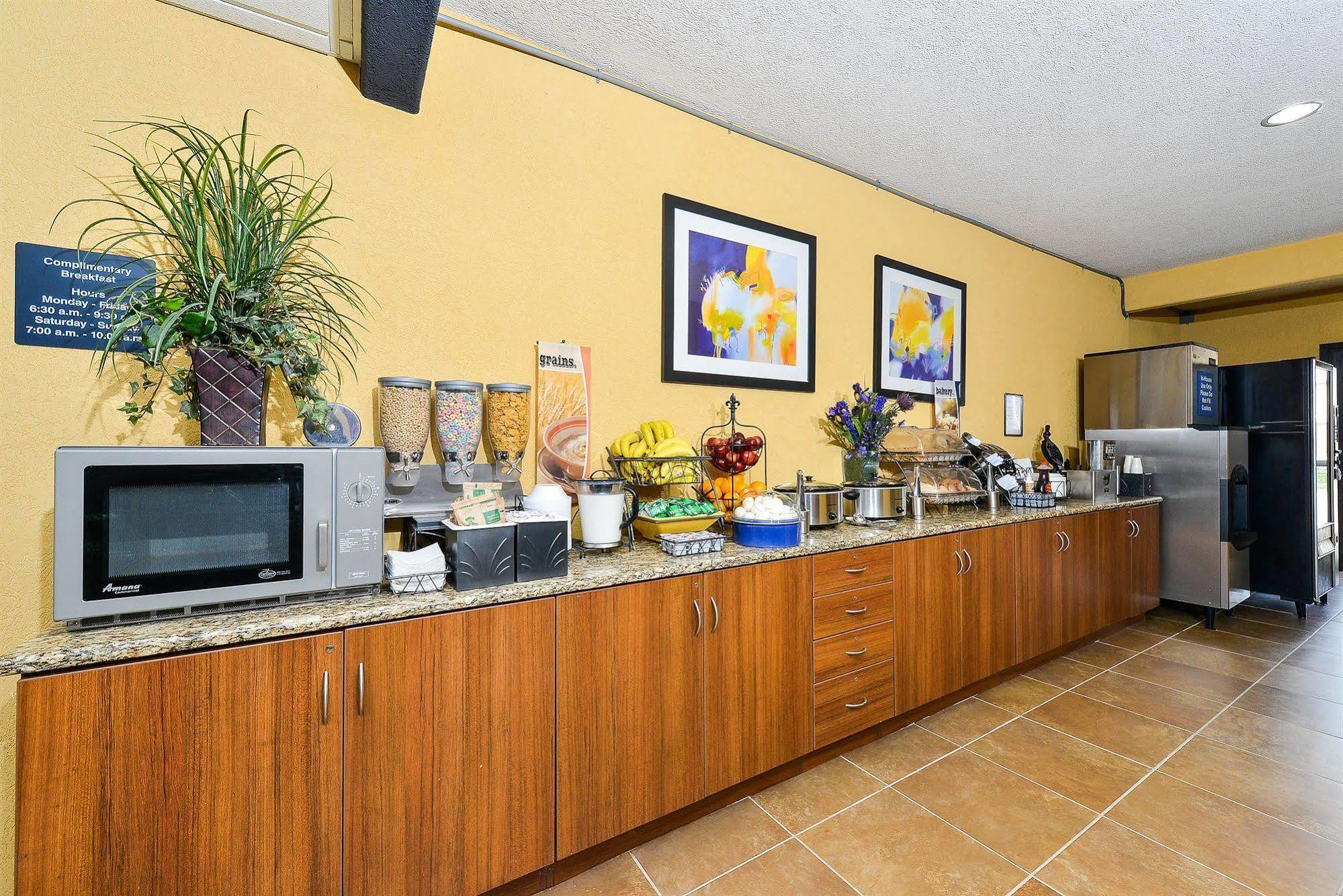 Microtel Inn & Suites By Wyndham New Braunfels I-35 Εξωτερικό φωτογραφία