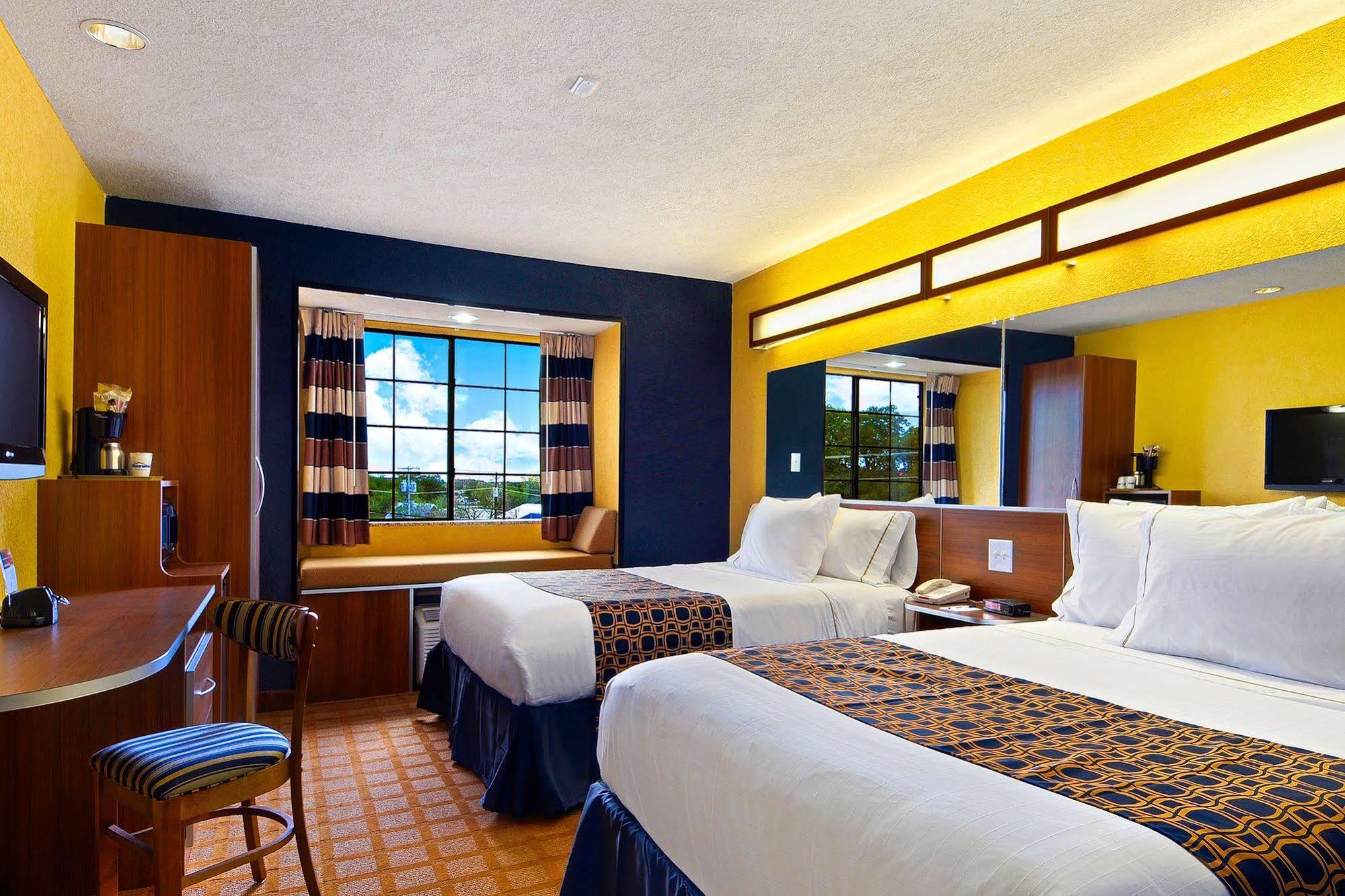 Microtel Inn & Suites By Wyndham New Braunfels I-35 Εξωτερικό φωτογραφία