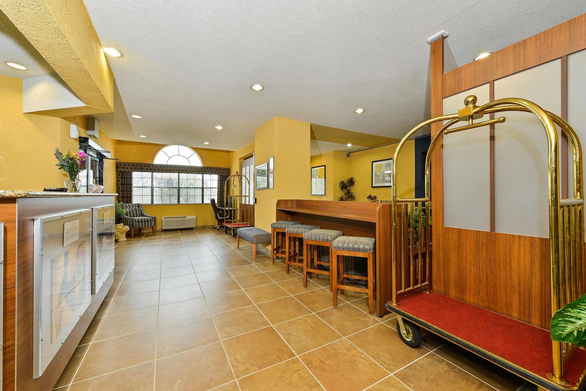 Microtel Inn & Suites By Wyndham New Braunfels I-35 Εξωτερικό φωτογραφία